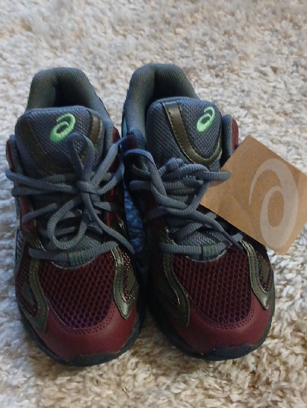 NWT ASICS